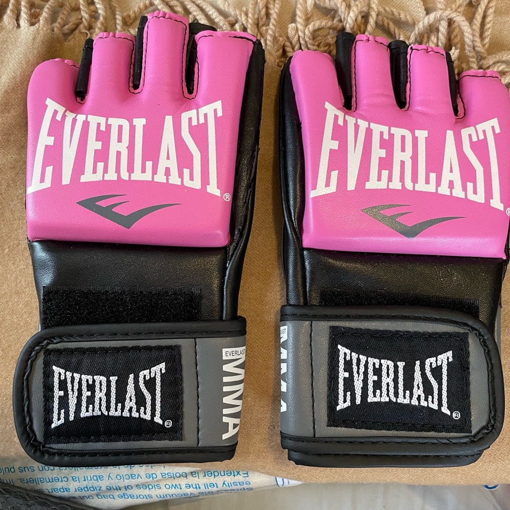 Everlast pro style grappling gloves